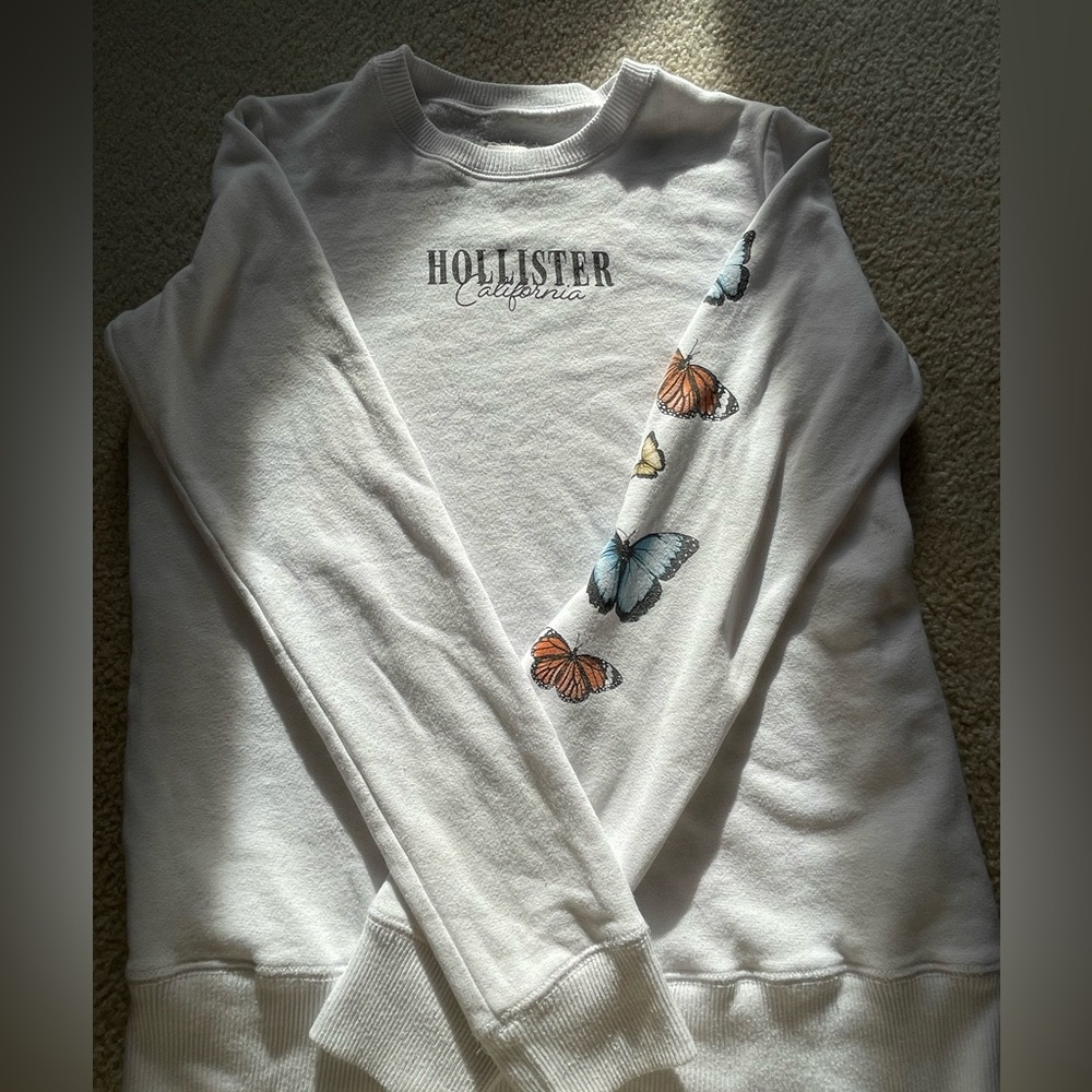 HOLLISTER | multicolor butterfly sleeve crewneck